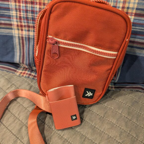 Rose Water - Crossbody  from Thread - Picture 6 of 12